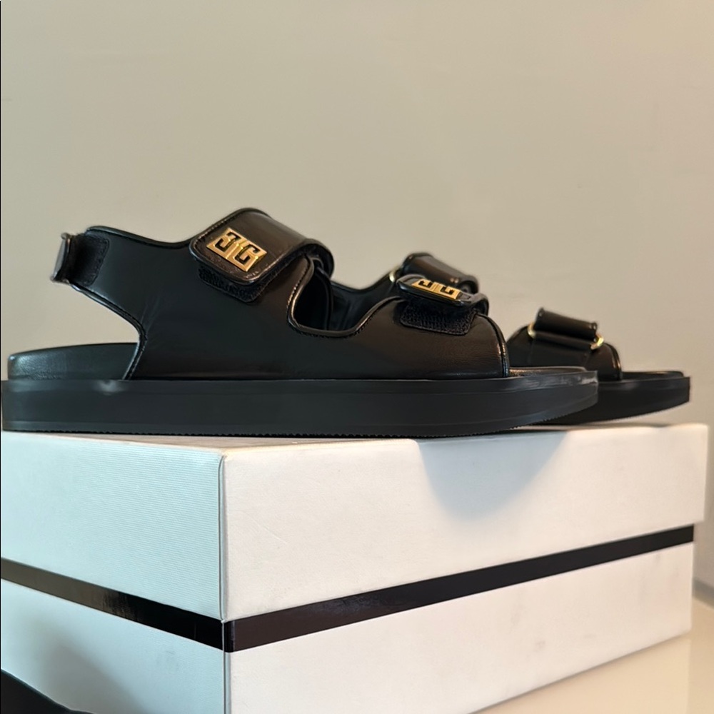 BNWT Givenchy Black Flat Goat Leather (100%) Sandals with Gold Buckles NEW 🥰 - Picture 2 of 6